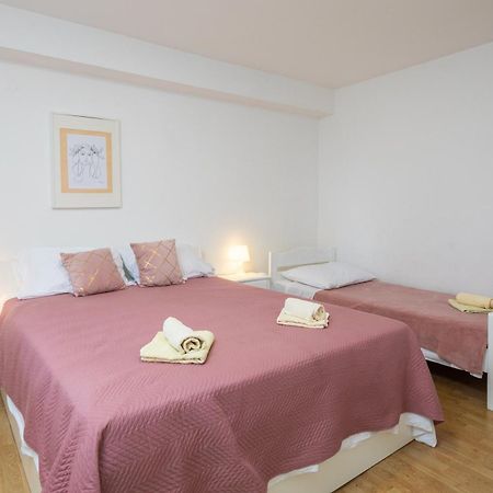 Apartments Roza Omiš Buitenkant foto