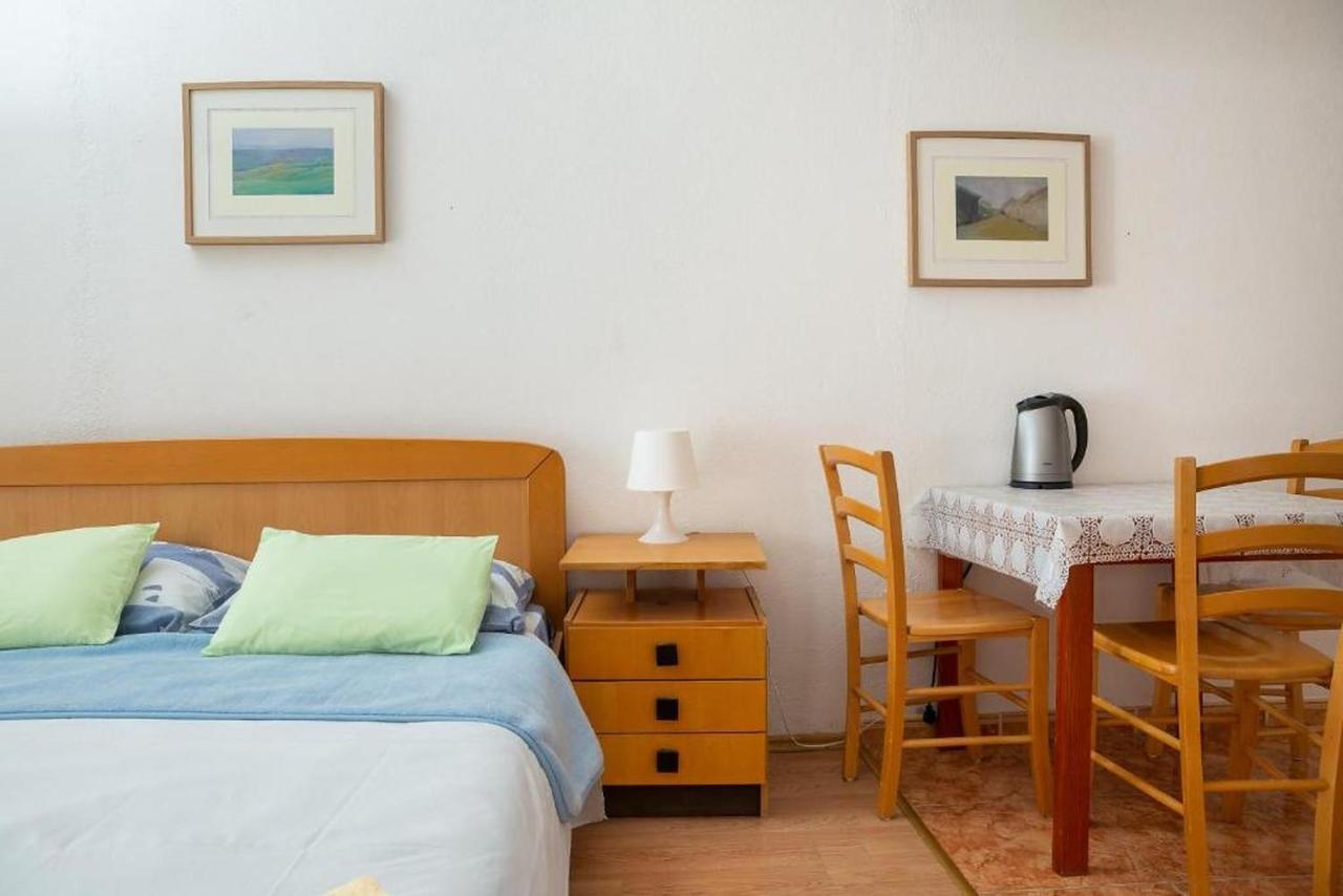 Apartments Roza Omiš Buitenkant foto