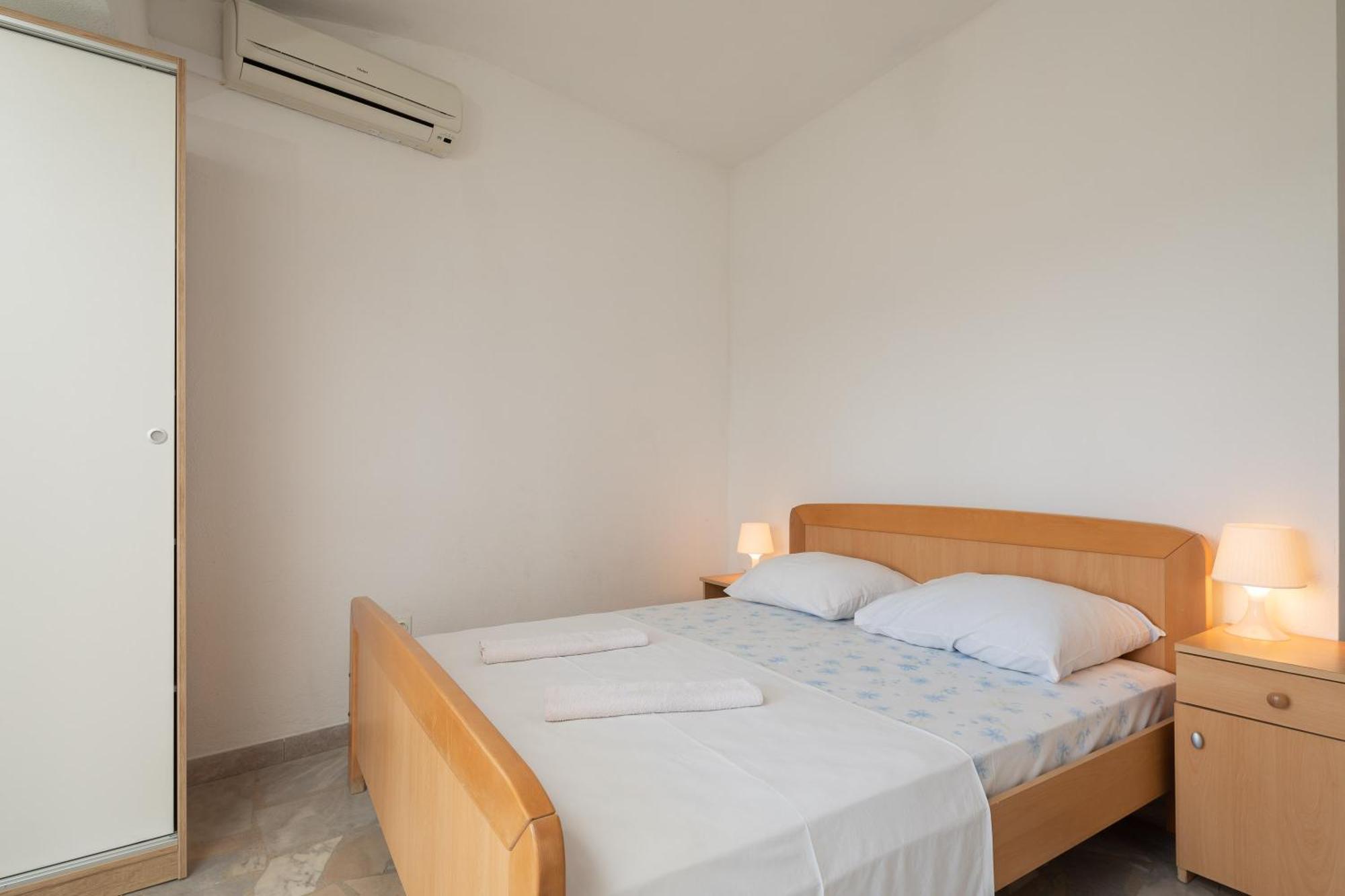 Apartments Roza Omiš Buitenkant foto