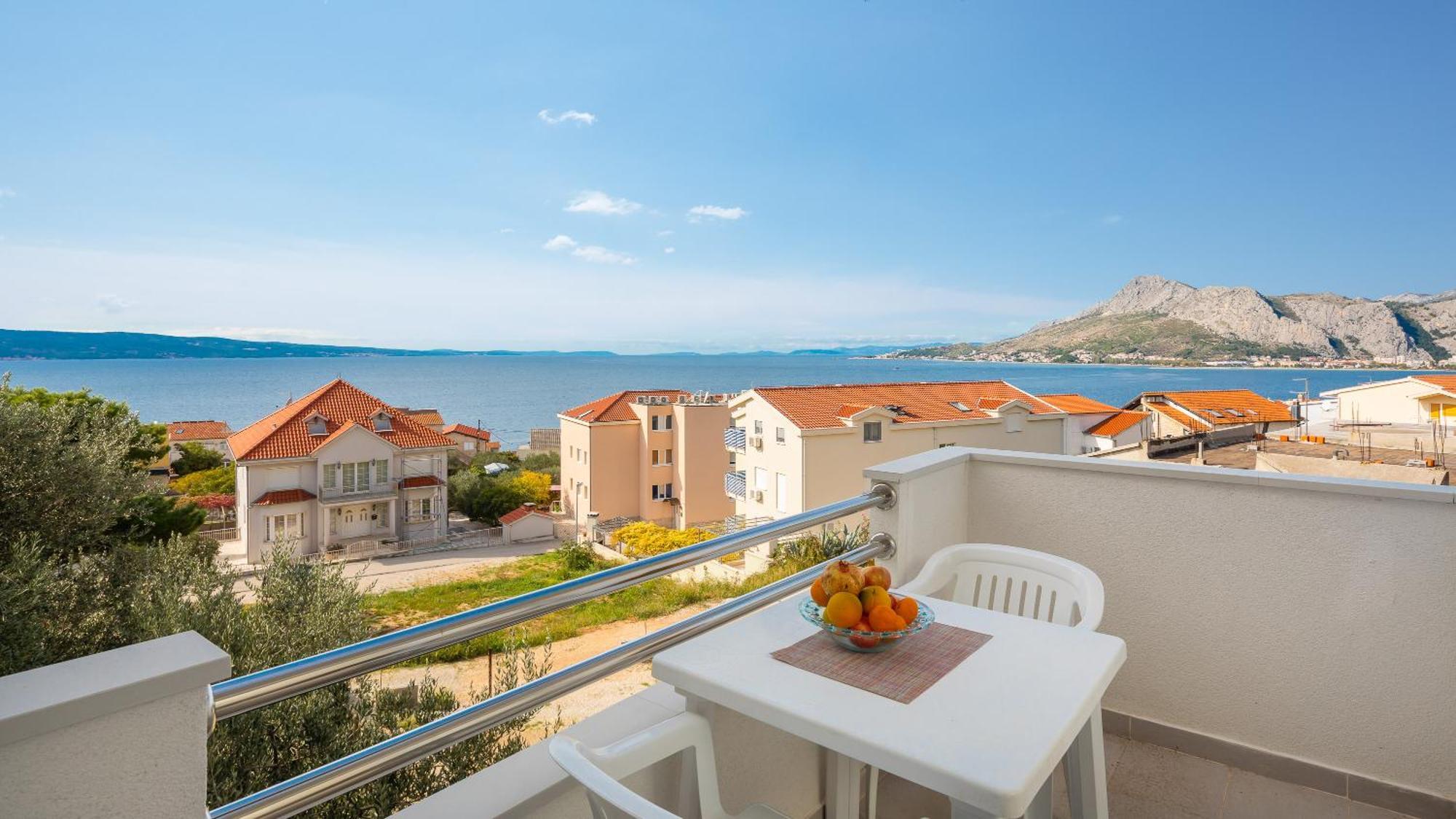 Apartments Roza Omiš Buitenkant foto