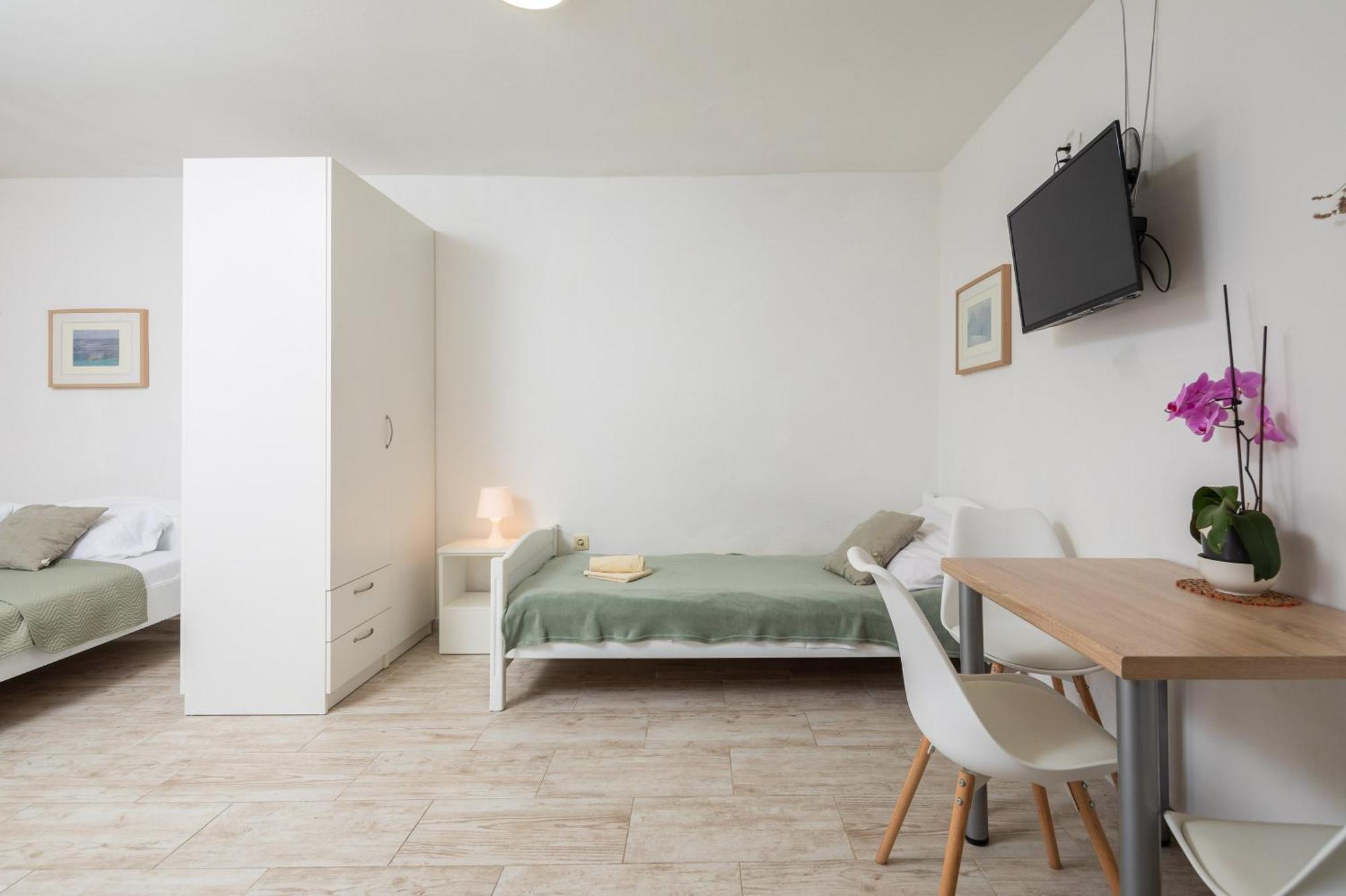 Apartments Roza Omiš Buitenkant foto