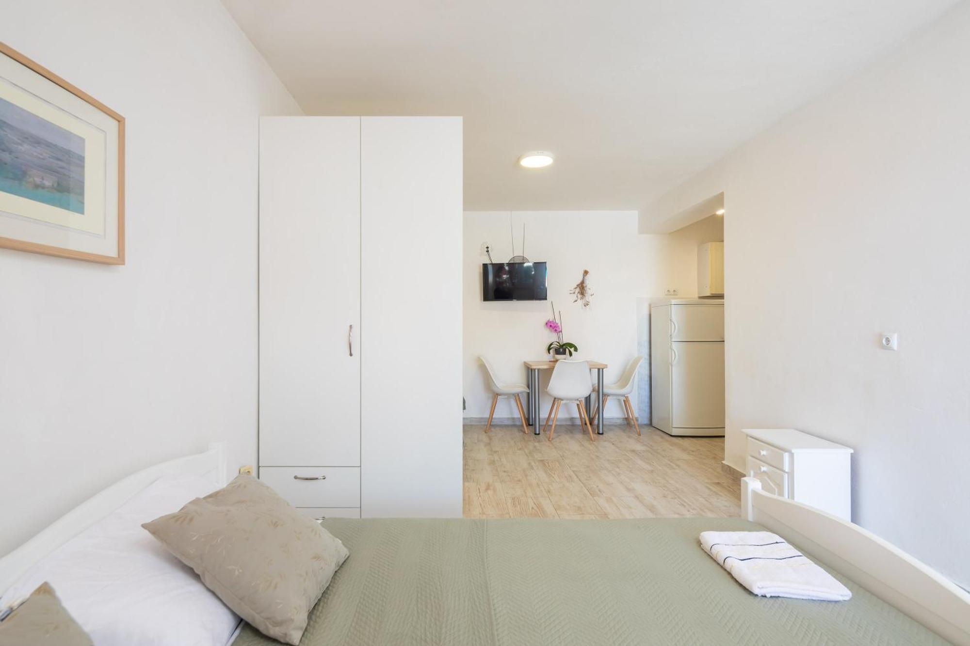 Apartments Roza Omiš Buitenkant foto