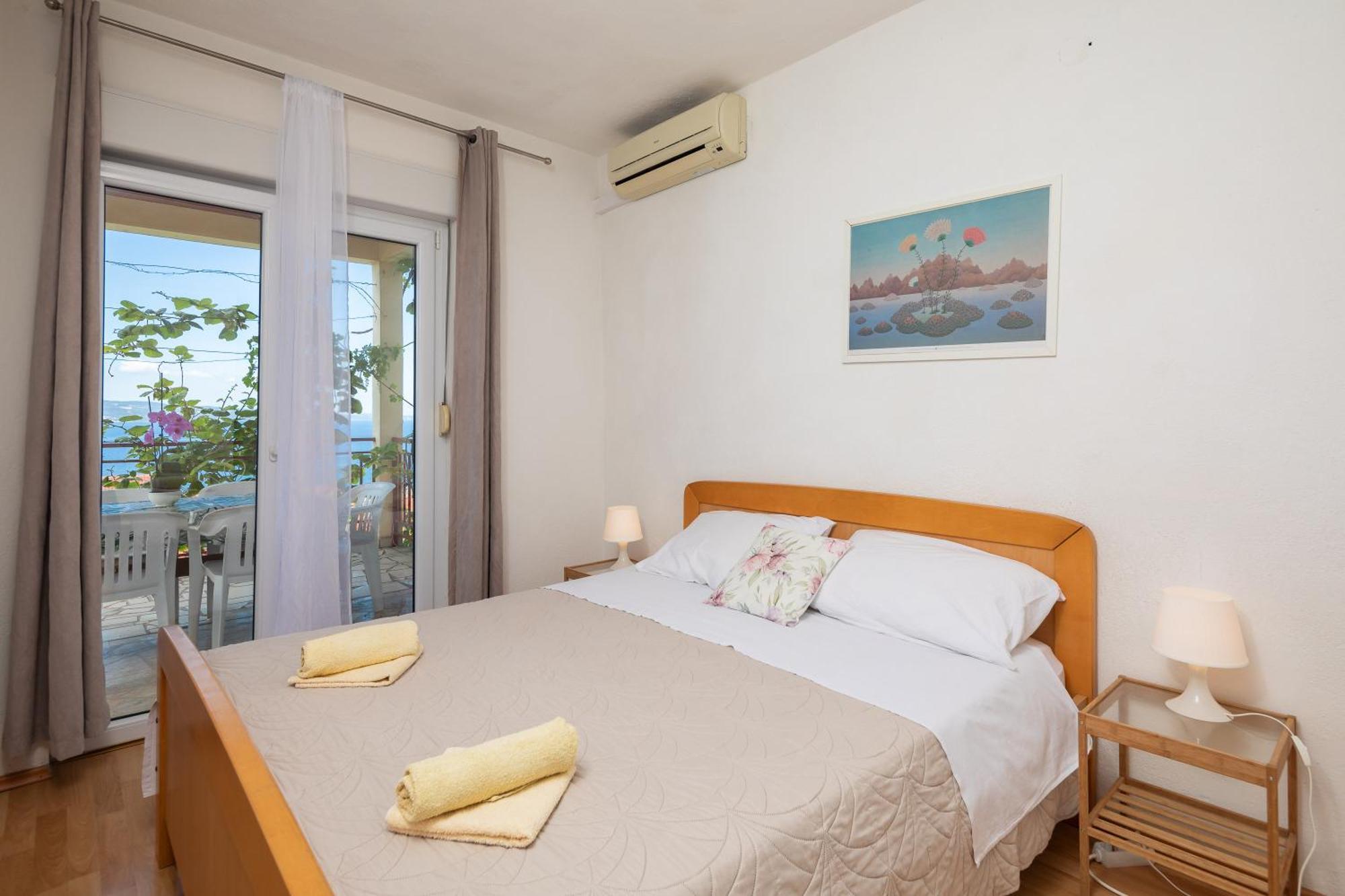 Apartments Roza Omiš Buitenkant foto