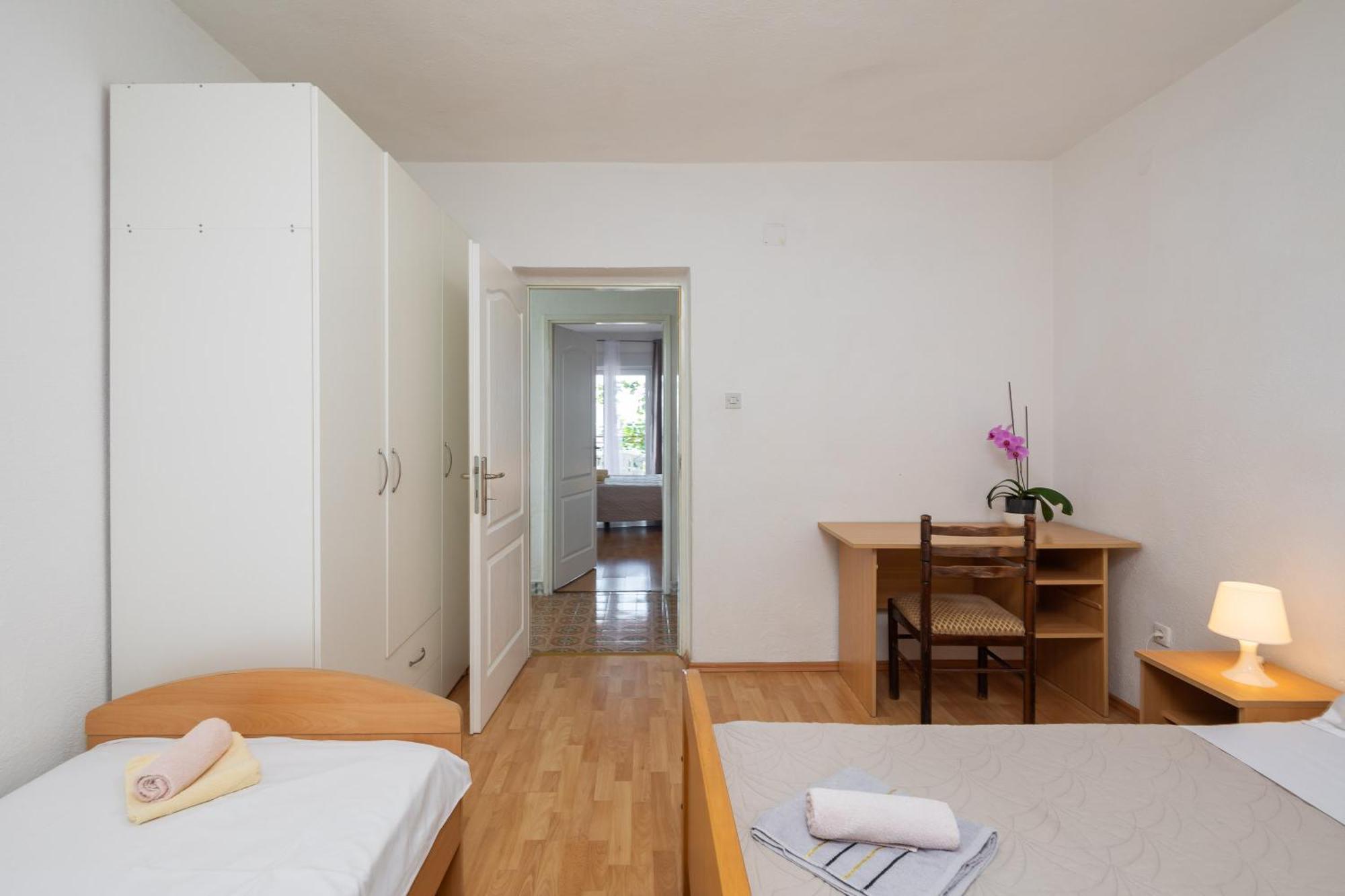 Apartments Roza Omiš Buitenkant foto